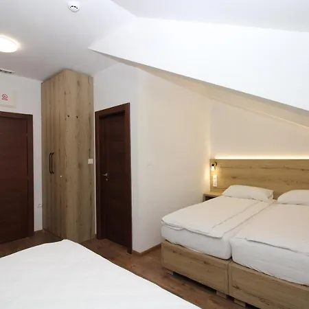 Aparthotel Alexandra 4*