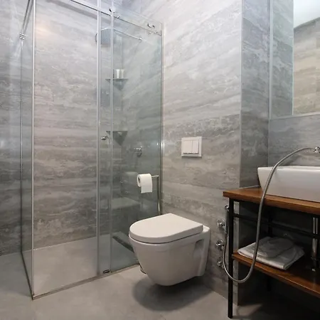 Alexandra Aparthotel