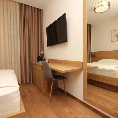 Alexandra Aparthotel 3*