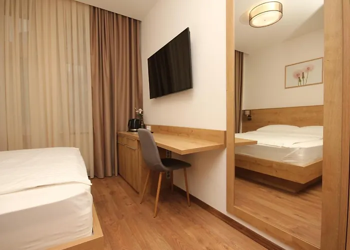Alexandra Aparthotel 4*