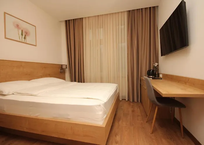 Alexandra Aparthotel 4*